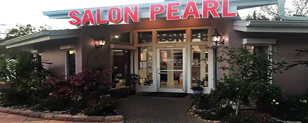 Exterior view of Salon Pearl in Saint Petersburg, FL